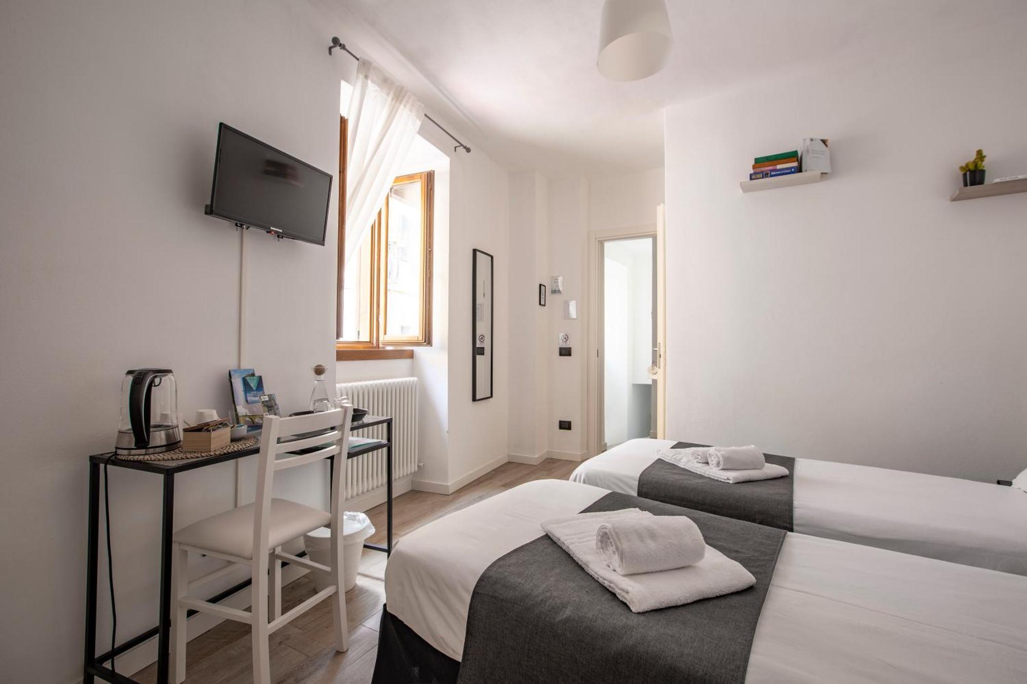 La Casa Del Sarto - Rooms And Apartments Лекко Экстерьер фото